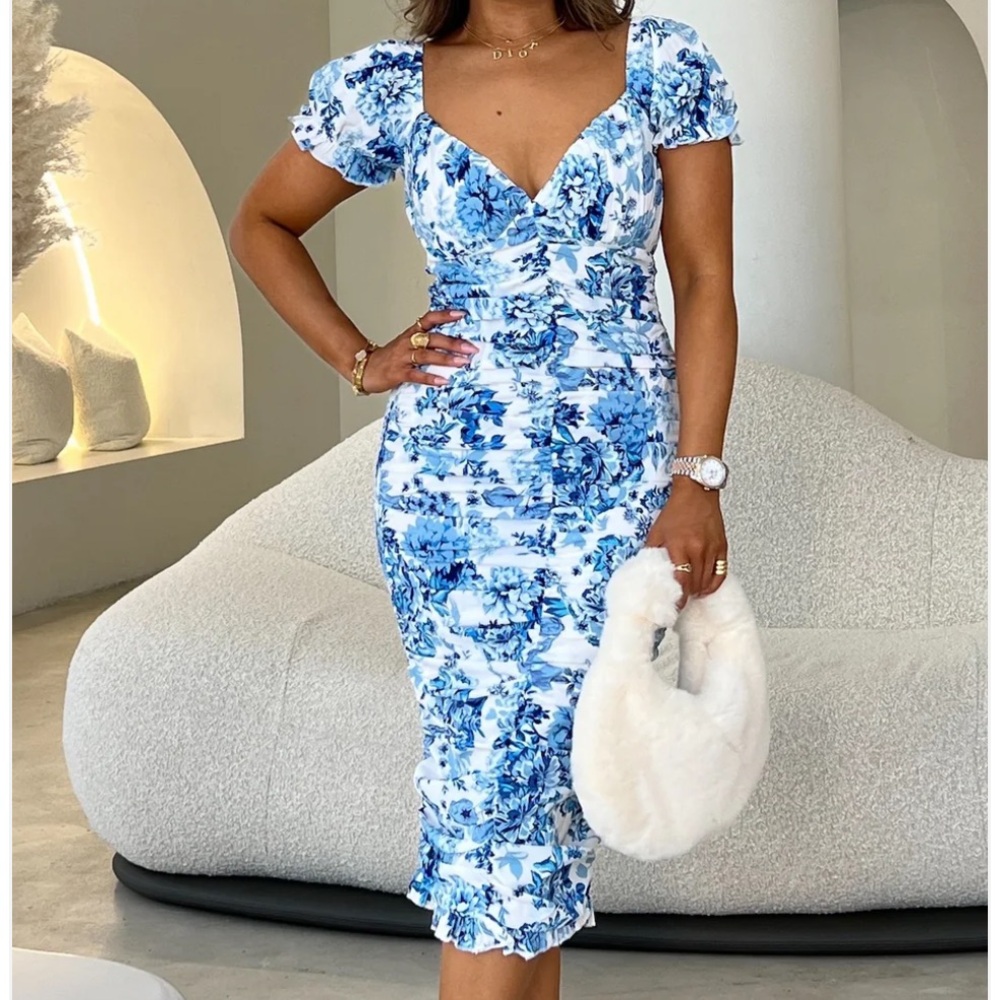 *NWT Marlow Midi Dress  - Blue Floral
